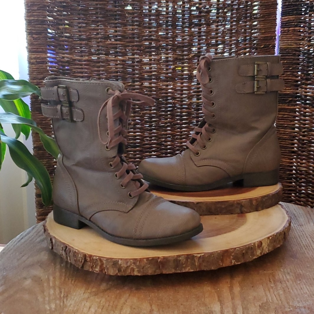 Rampage Rustic Boho Chic Ankle Lace Up Buckle Back